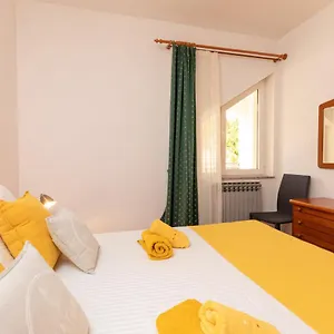 Apartament House 