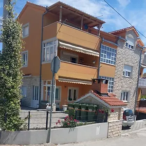 Apartament Radalj 