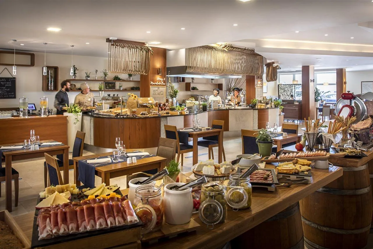 Valamar Riviera Hotel & Residence (Adults Only) Porec